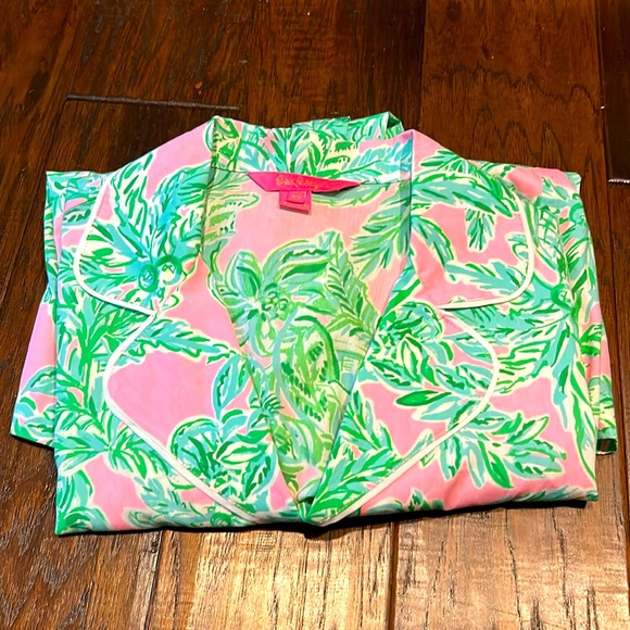 NWOT: Lilly Pulitzer Vibrant Pink & Green Button-Up Long-Sleeve Pajama Top - Picture 3 of 5